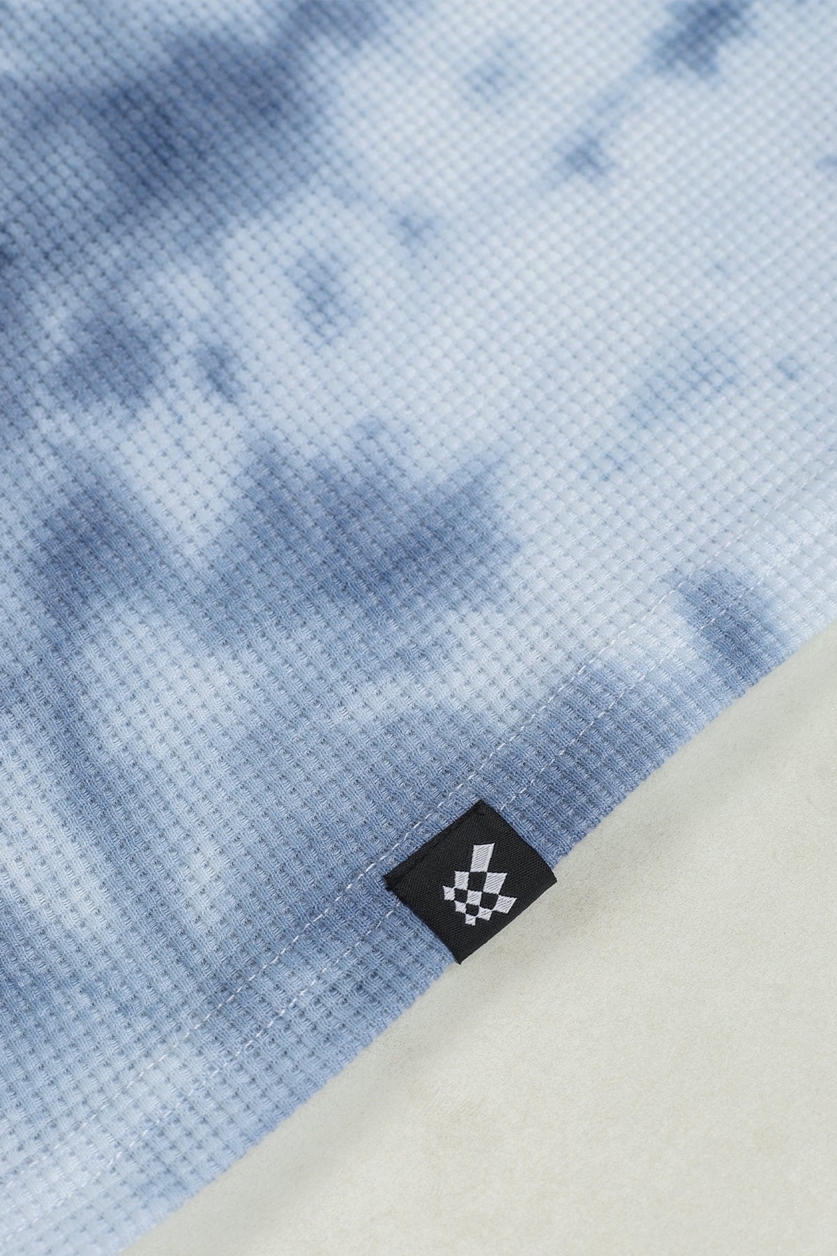 Jed North Waffel-Henley-T-Shirt – Blaue Batikfärbung