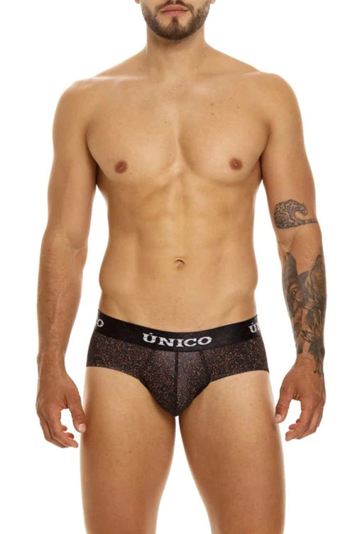 Black textured único briefs with contrasting waistband in white lettering offering comfort and style