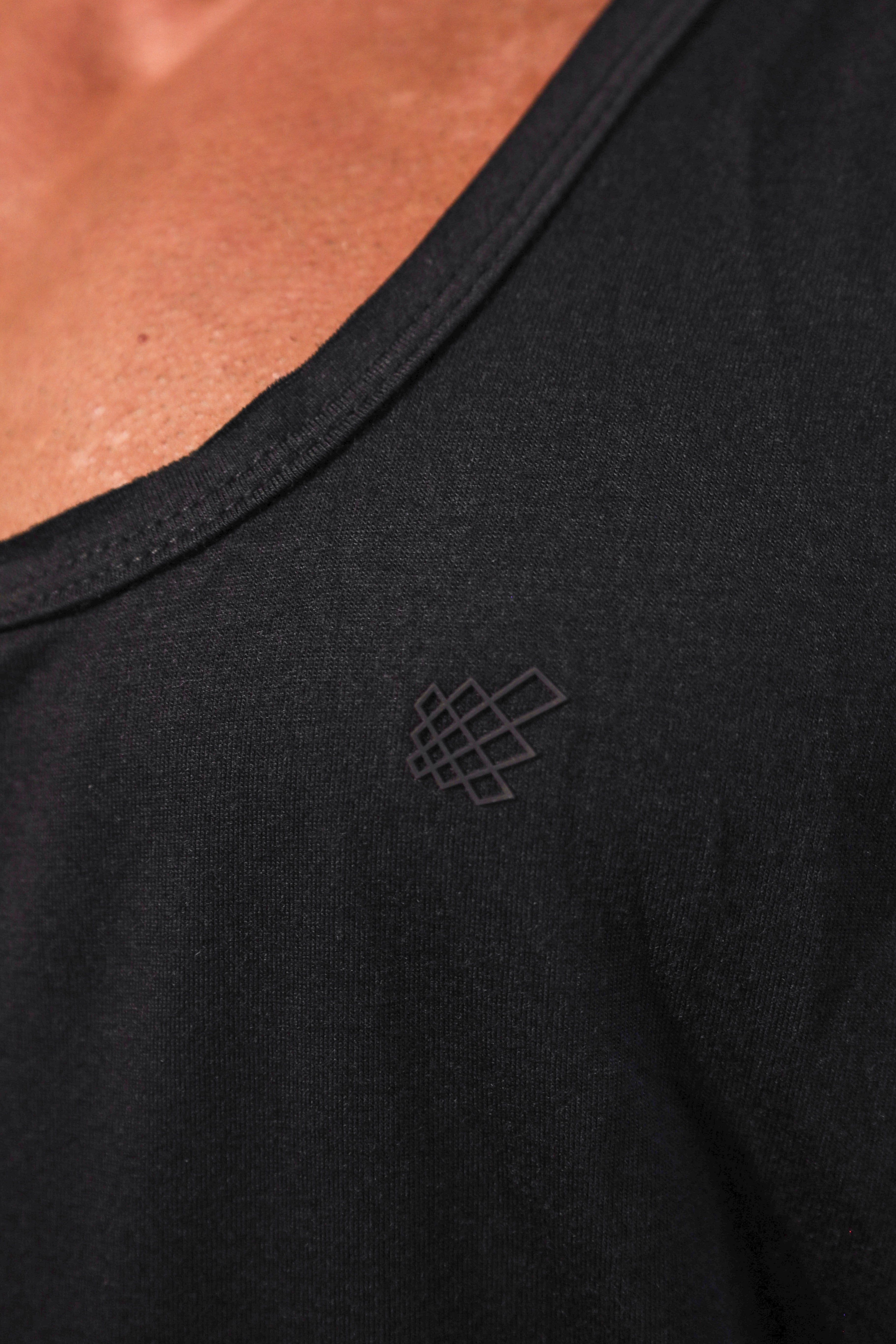 Vital Raw-Hem Tank Top 2.0 - Black