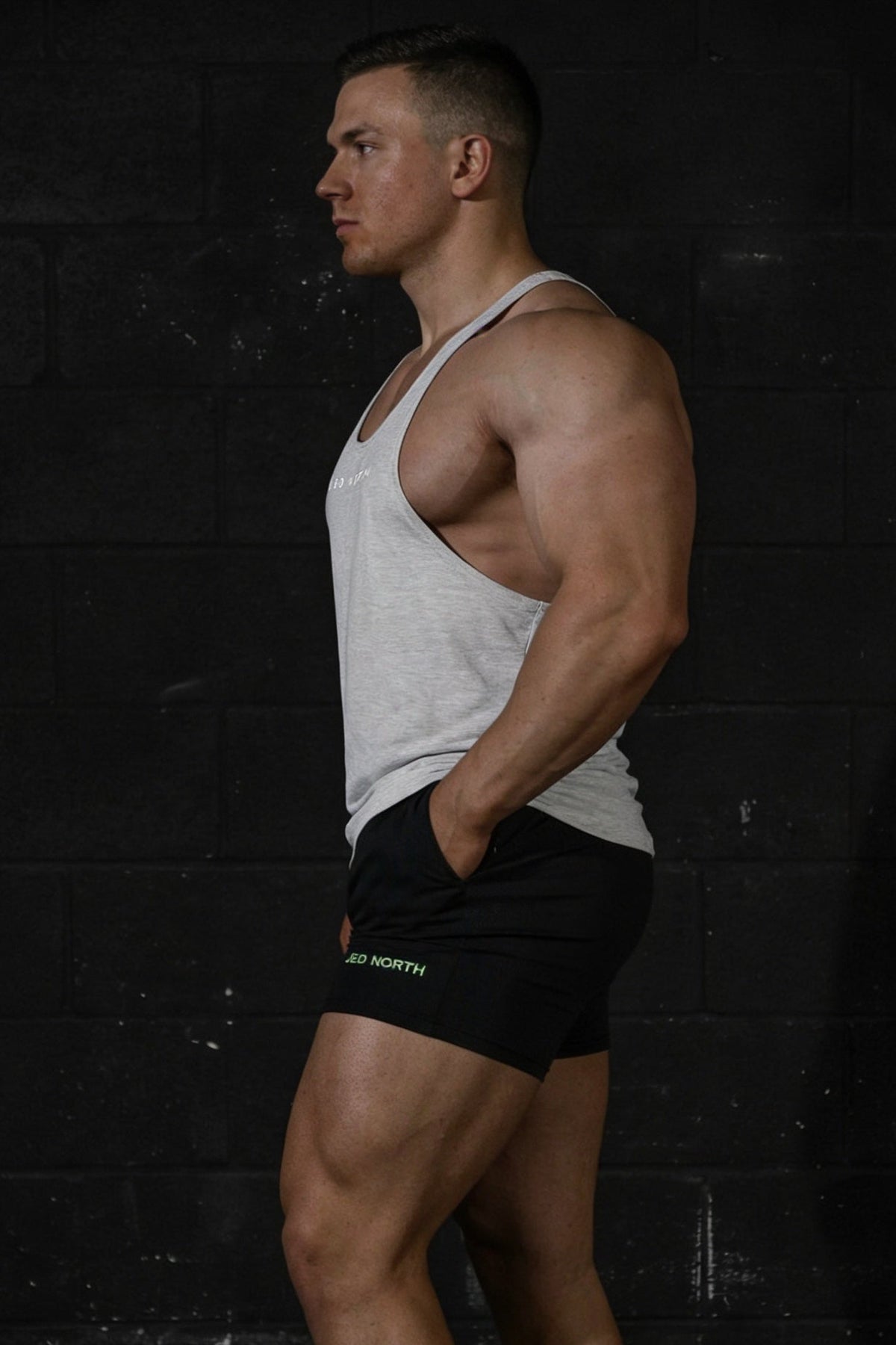 Jed North Classic Bodybuilding Racerback Stringer - Hellgrau