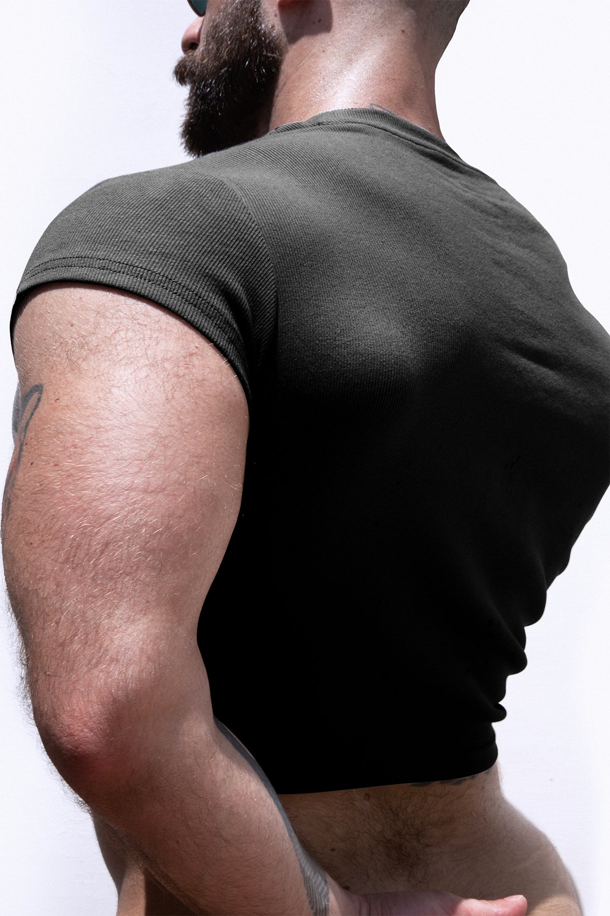 Kurzarm-Crop-Top aus Rippstrick – Schwarz