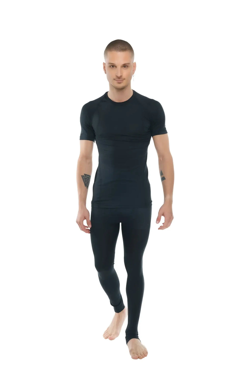 Black short-sleeved compression base layer set with raglan crew neck in carbon black for athletic wear