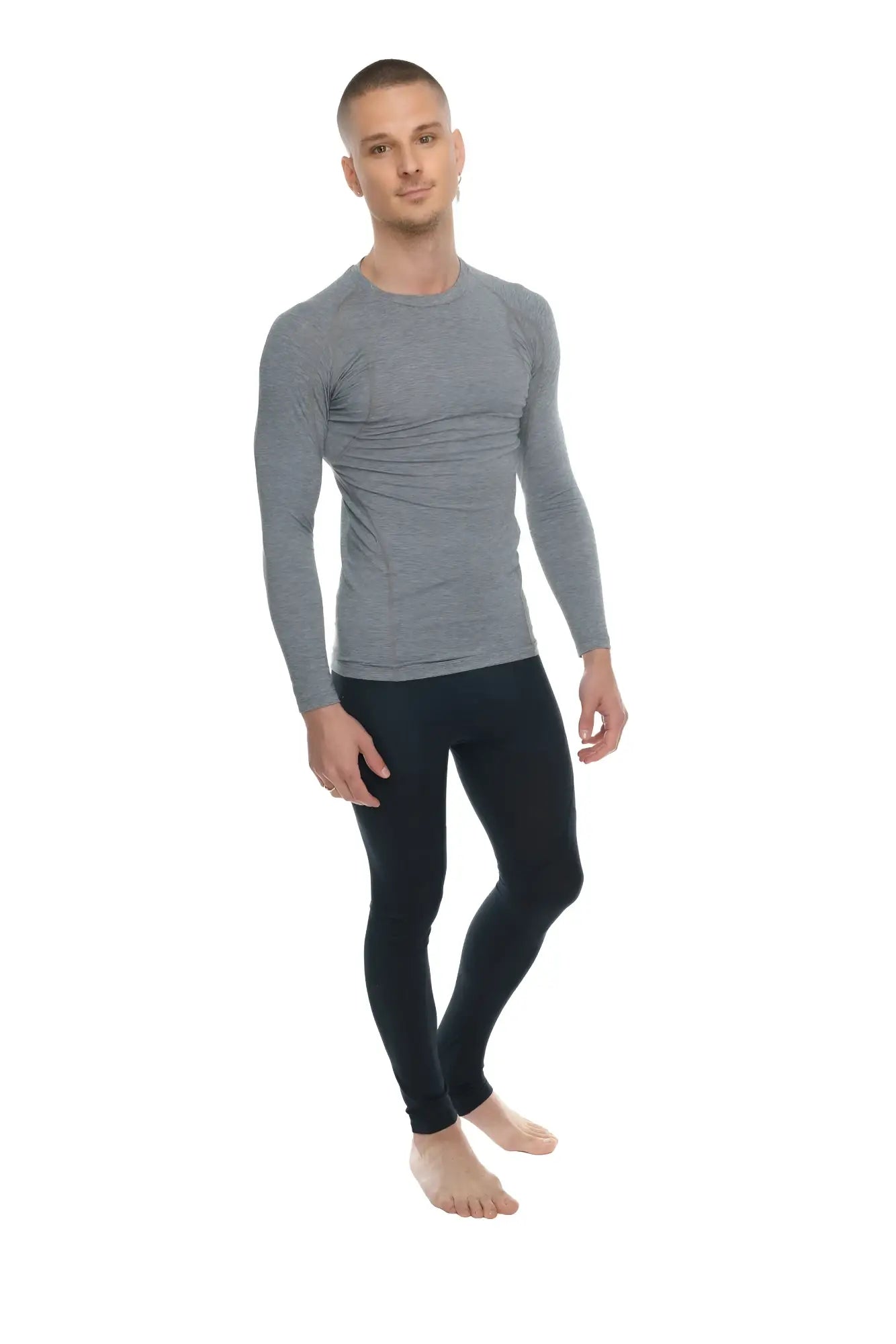 Gray long-sleeved thermal shirt with crew neck and subtle texture in steel gray for casual and layering use