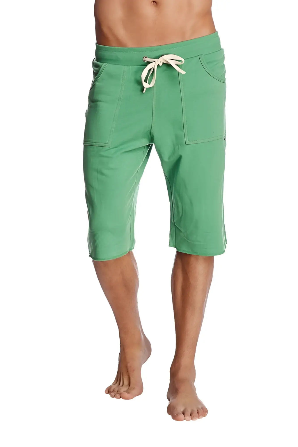 Eco-track short bamboo green with white drawstring shorts with two front pockets and a relaxed fit