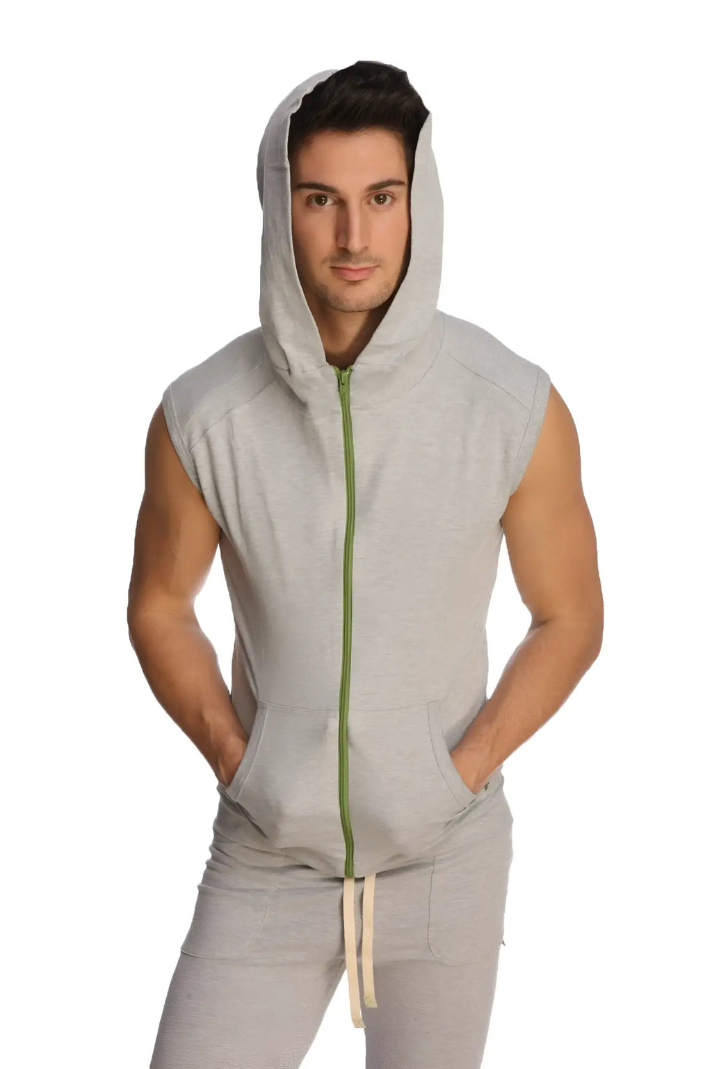 Sleeveless yoga hoodie in heather grey with a green zipper and front pockets made of soft fabric