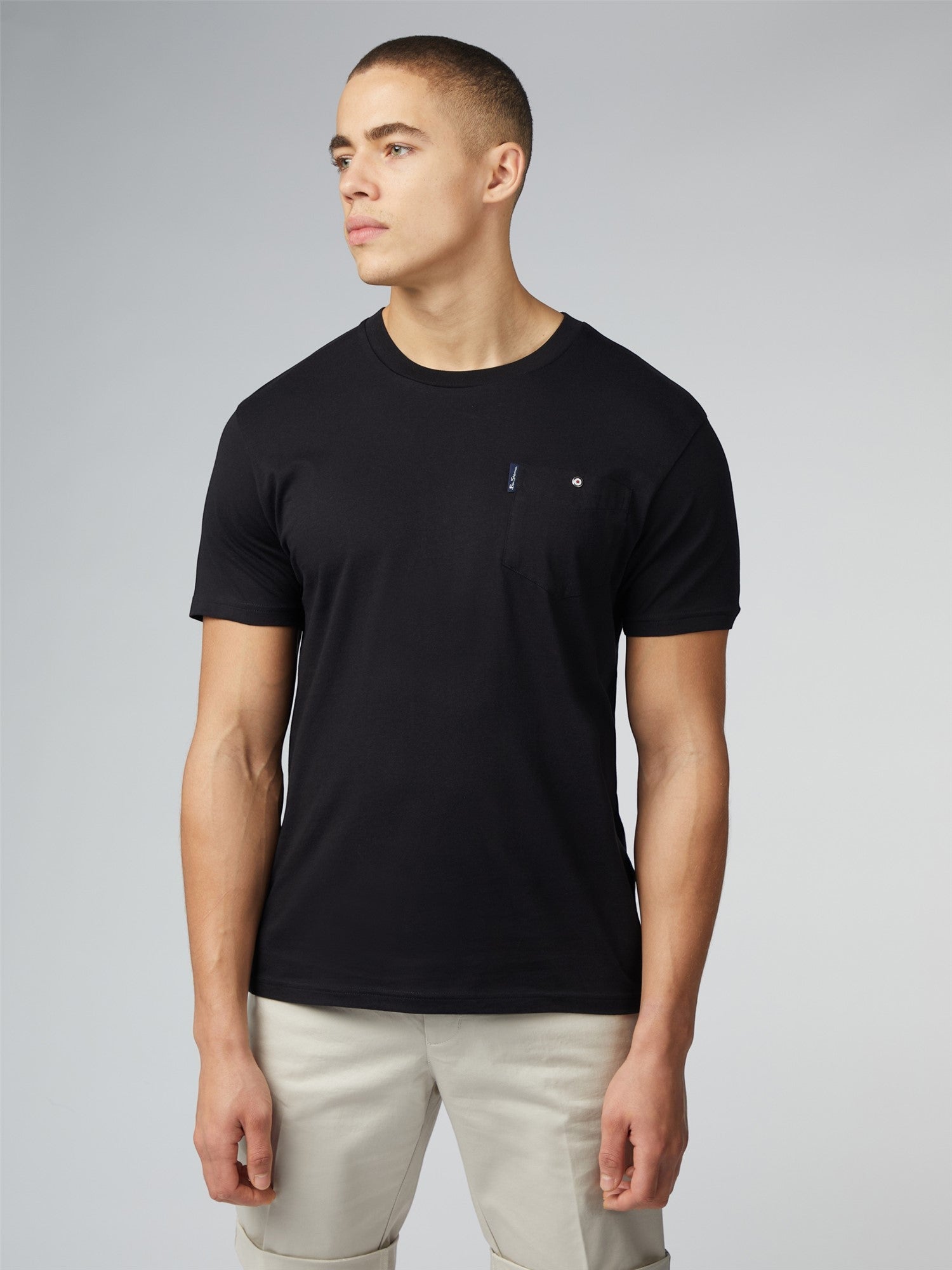 SIGNATURE T-SHIRT WITH CHEST POCKET