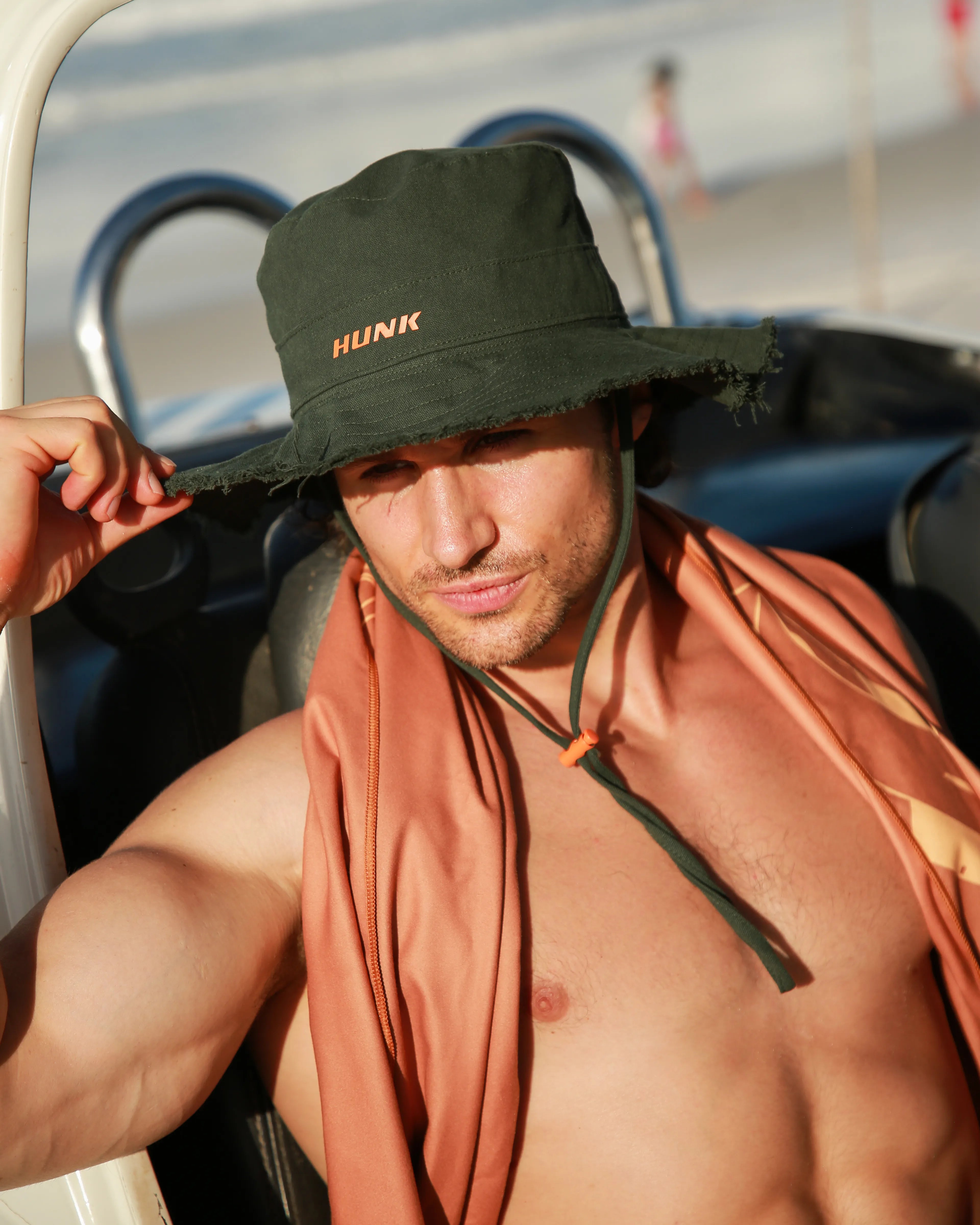 Sommerhüte für Herren – Strandhüte mit breiter Krempe 