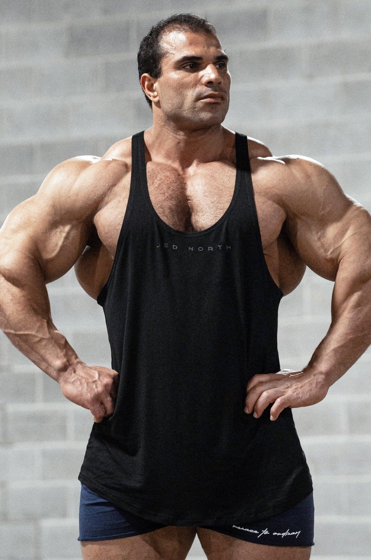 Jed North Klassischer Bodybuilding-Racerback-Stringer – Premium Schwarz