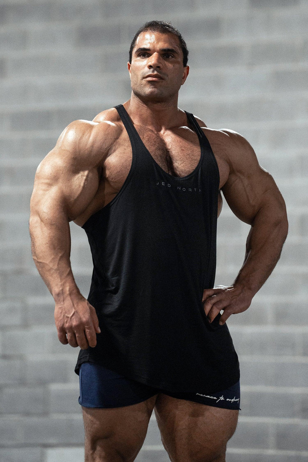 Jed North Klassischer Bodybuilding-Racerback-Stringer – Premium Schwarz