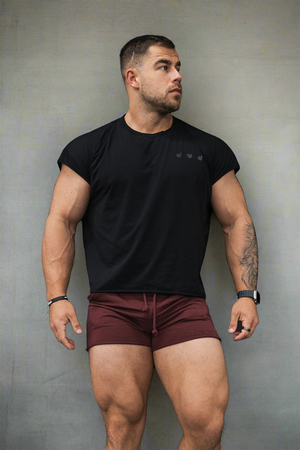 Jed North Oversized Cropped T-Shirt mit offener Kante – Schwarz