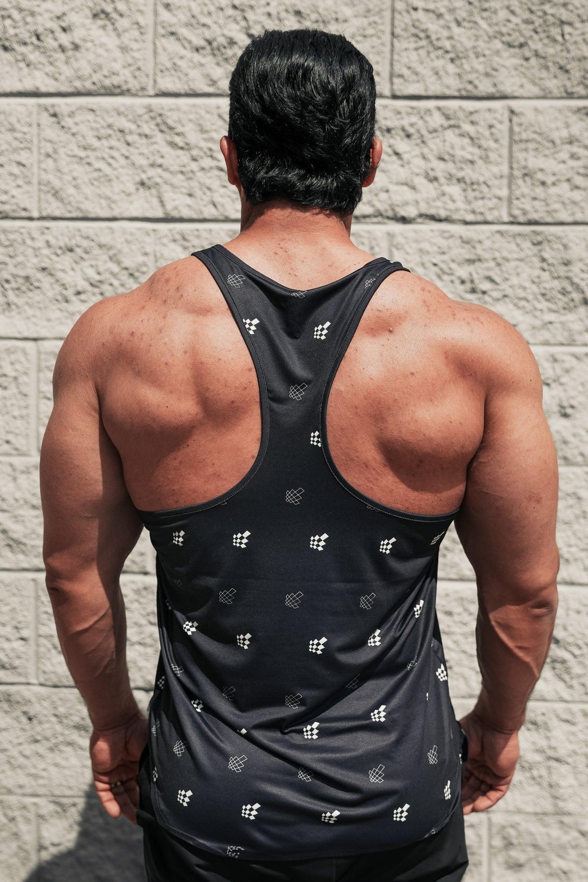 Jed North Graphic Muscle Stringer – Schwarzes JN-Logo