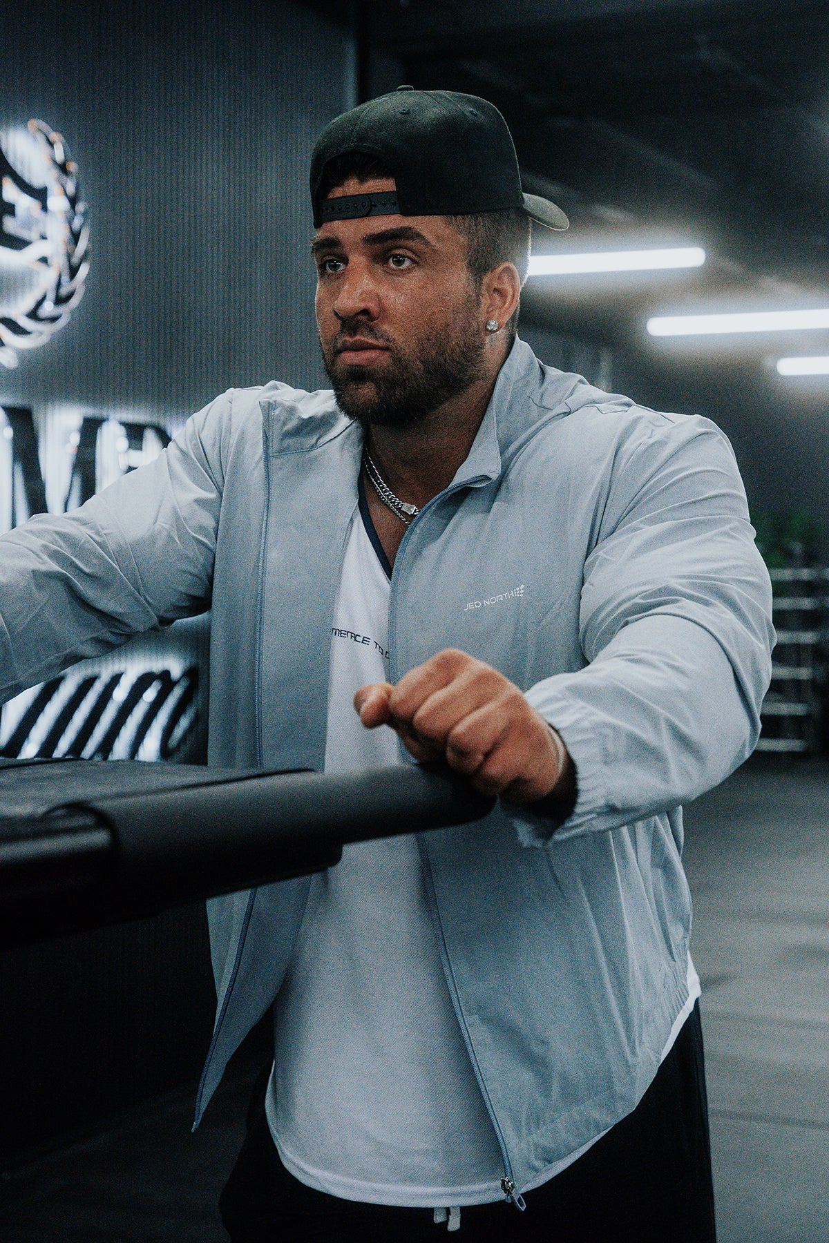 Trainingsjacke mit durchgehendem Reißverschluss – Silber