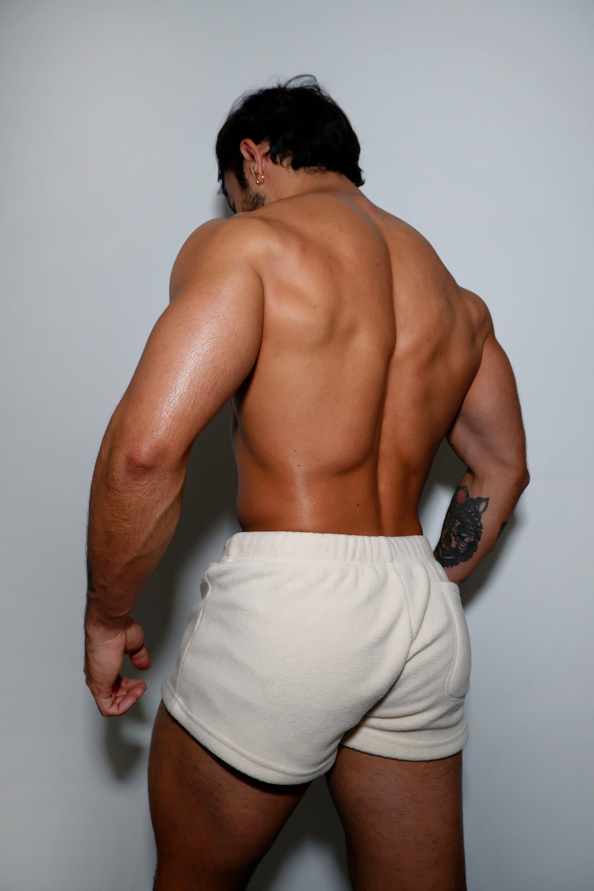 JJ Malibu Men's Luxe Plush Fleece 2" Short Shorts - Champagne