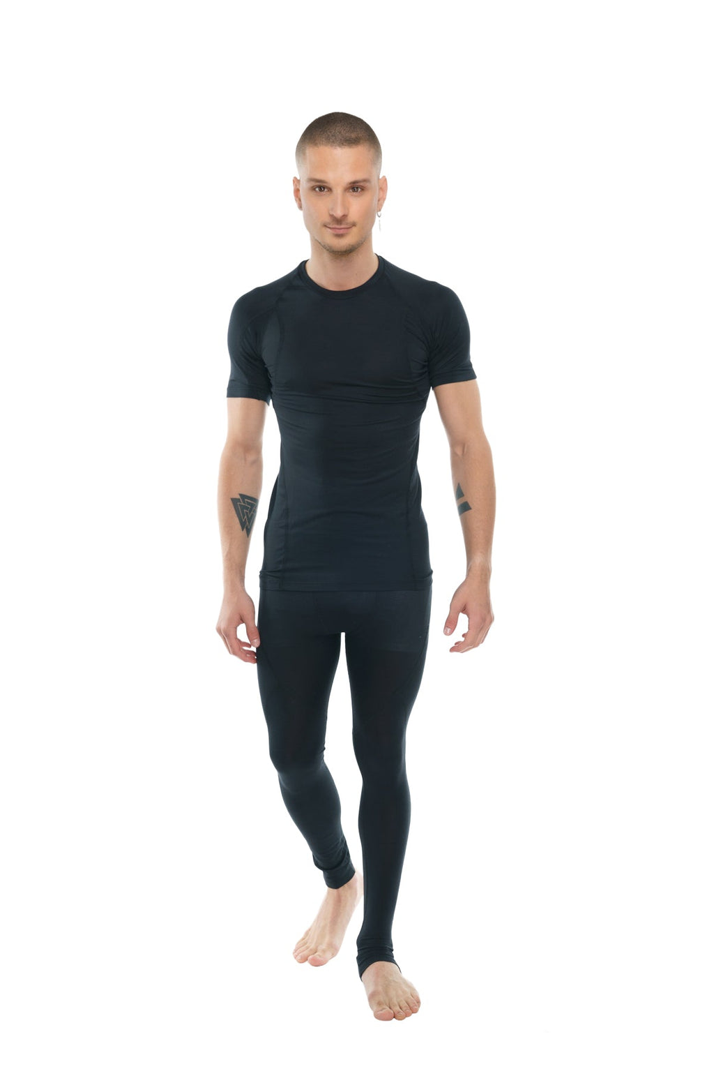 Black short-sleeved compression base layer set with raglan crew neck in carbon black for athletic wear