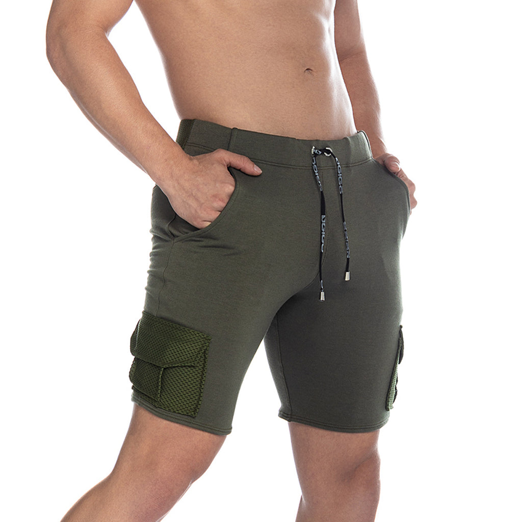POCKET GREEN SHORT - Men's green sport shorts. Men's shorts.