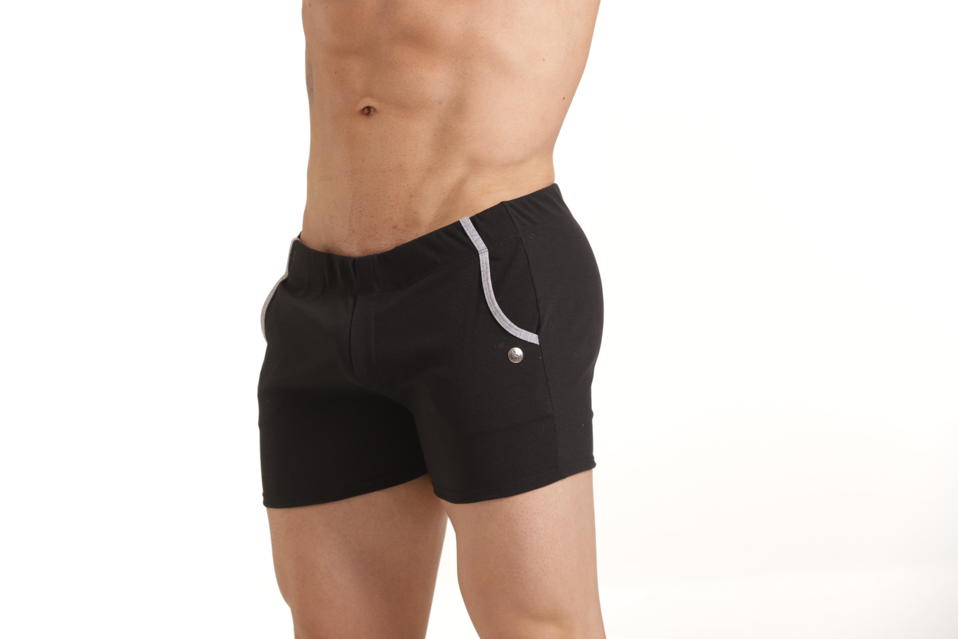SCANALING BLACK SHORT - Men's black shorts