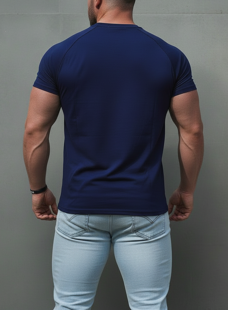 Camiseta entallada de cuello de pico Jed North - Azul marino