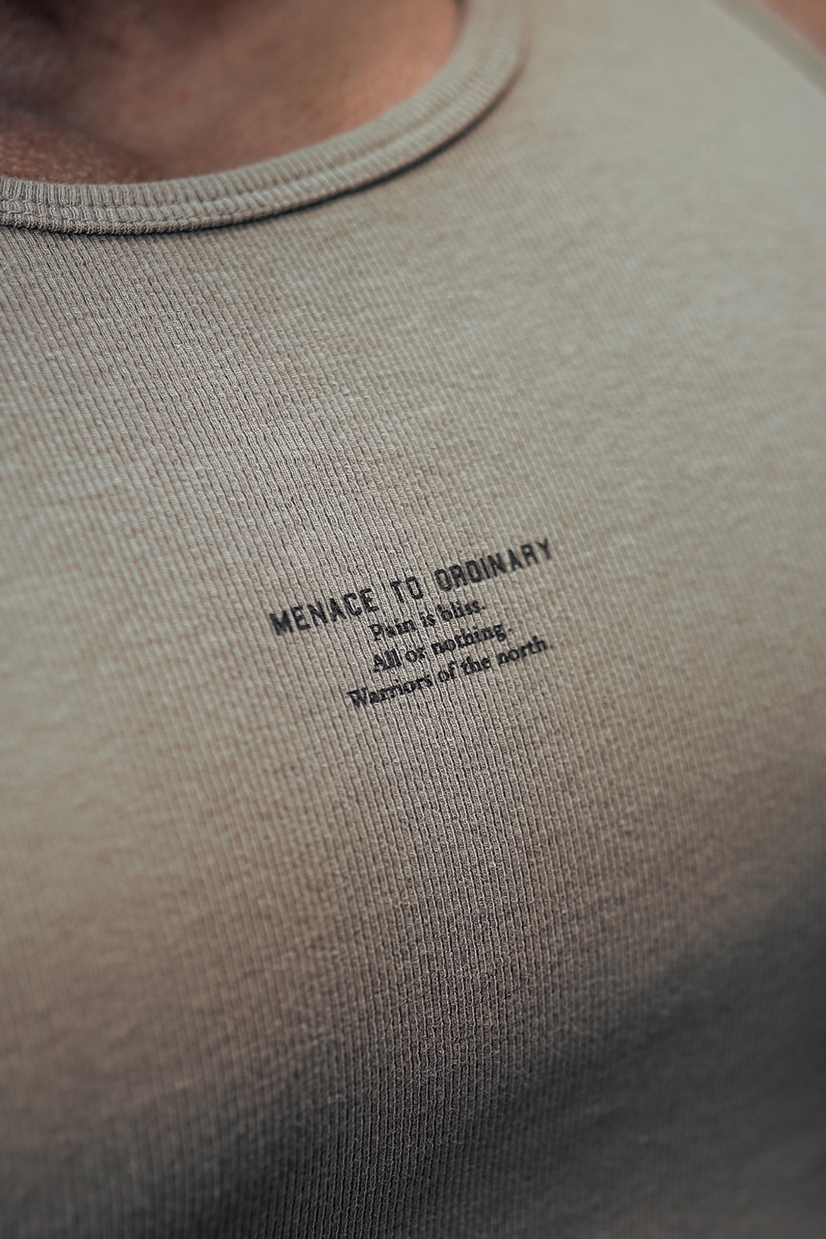 Geripptes Muskelshirt – Khaki