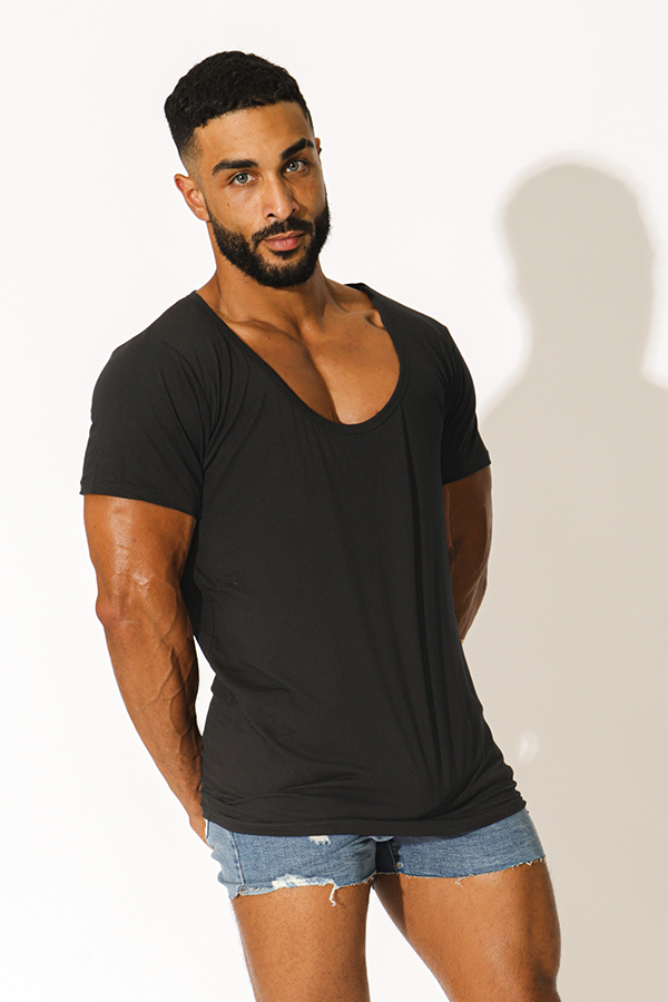 Entspanntes Deep-U-T-Shirt - Schwarz