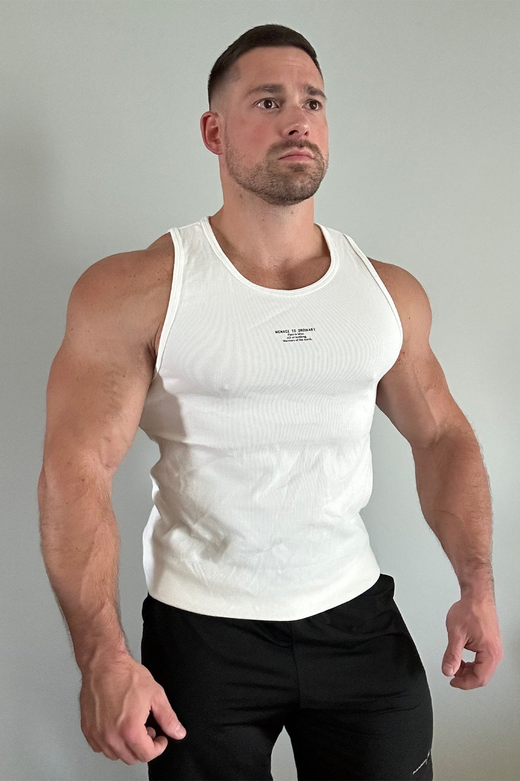 Camiseta sin mangas acanalada con cuello halter de Jed North - Blanca