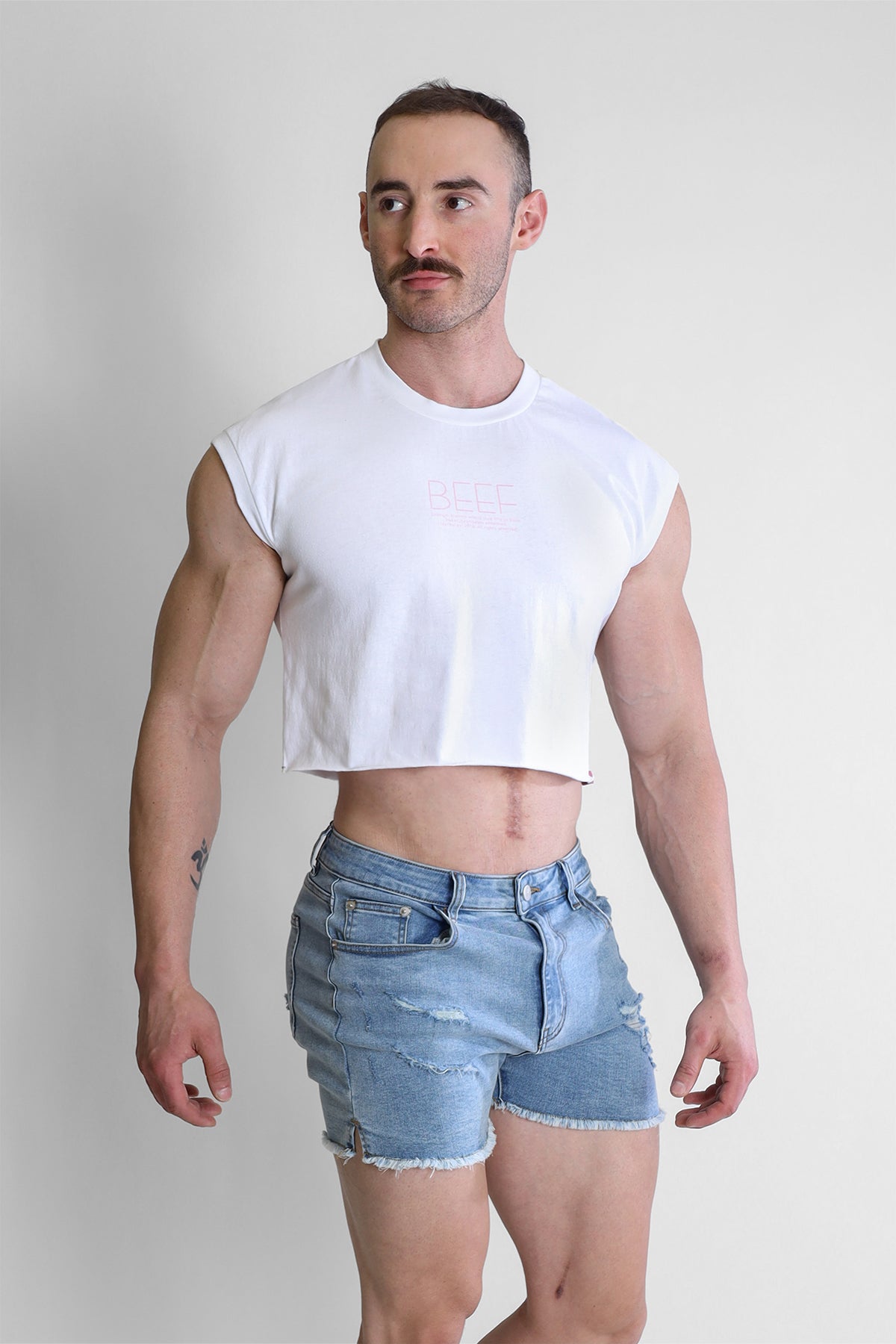 JJ Malibu Escapism Muscle-Fit Crop Tank - Rindfleisch