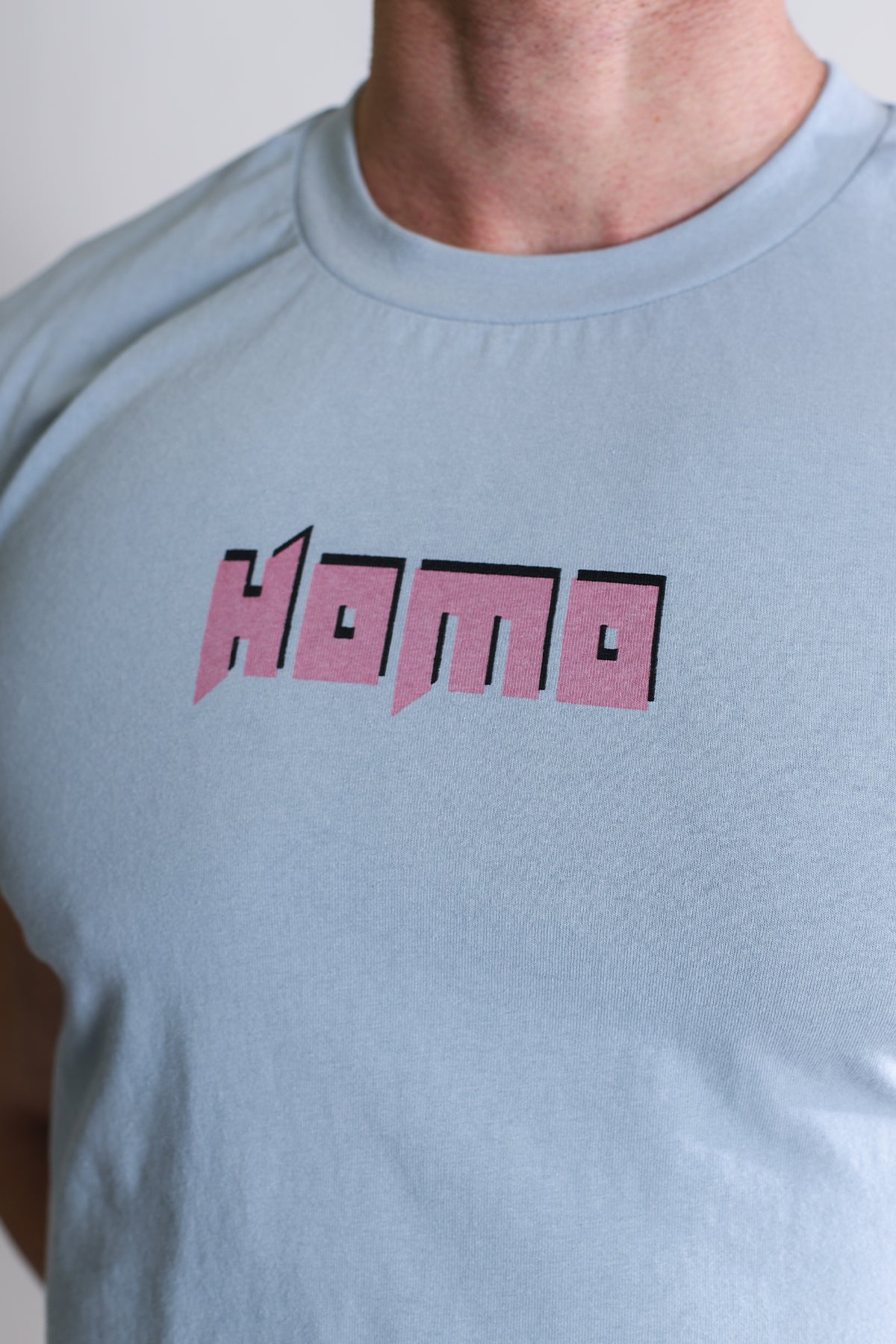 JJ Malibu Escapism Muscle-Fit Crop Tank - Homo