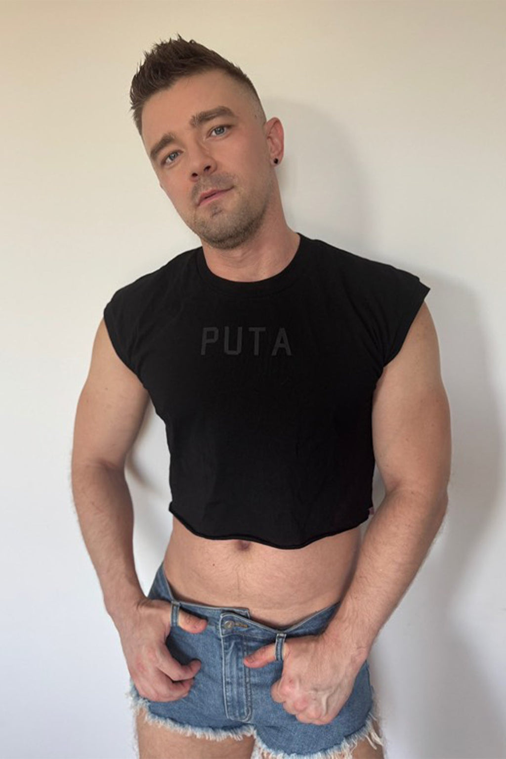 JJ Malibu Escapism Muscle-Fit Crop Tank - Puta