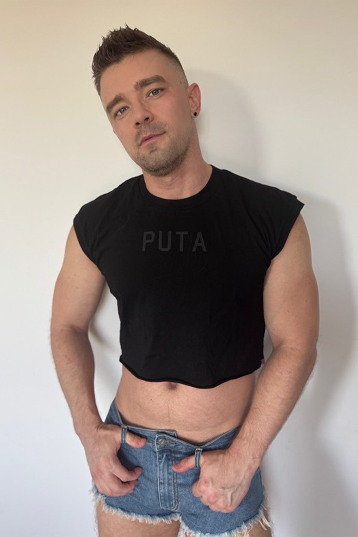 JJ Malibu Escapism Muscle-Fit Crop Tank - Puta