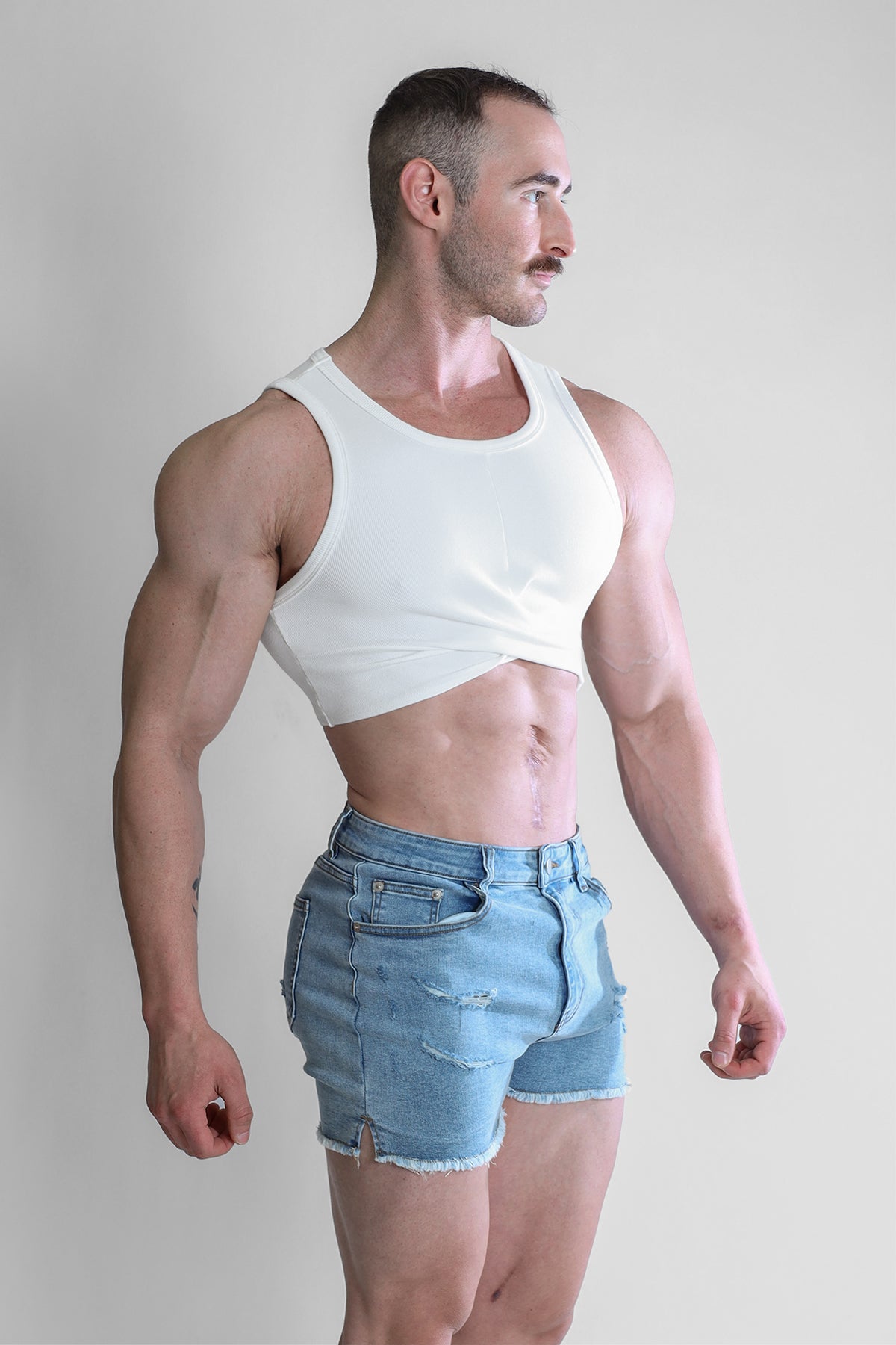 JJ Malibu Wrapped Up Rippen-Crop-Tank - Weiß
