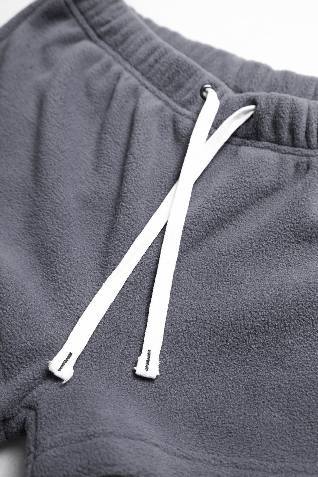 JJ Malibu Luxe Plüschfleece 2" Kurze Shorts - Grau