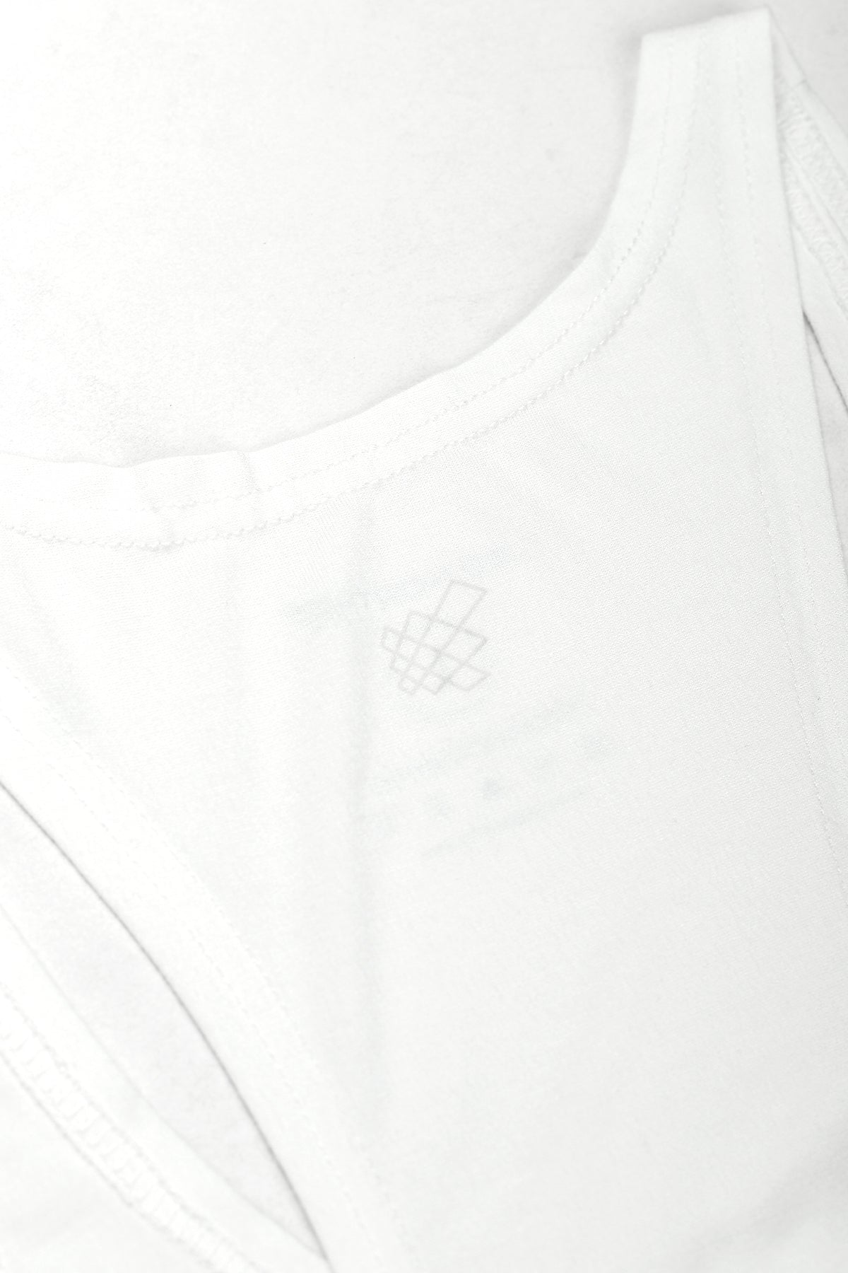 Klassischer Bodybuilding-Racerback-Stringer – Schwarzer Ombré-Effekt