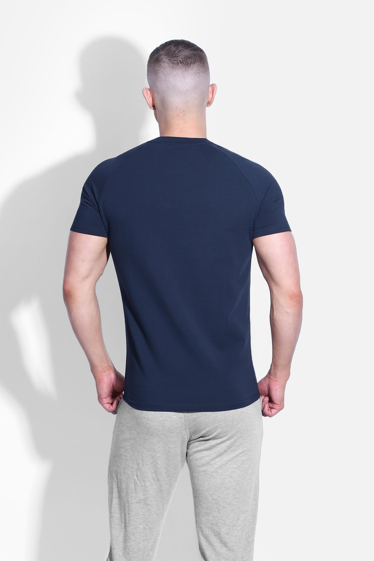 Titan 2.0 Muscle-Fit T-Shirt - Navy