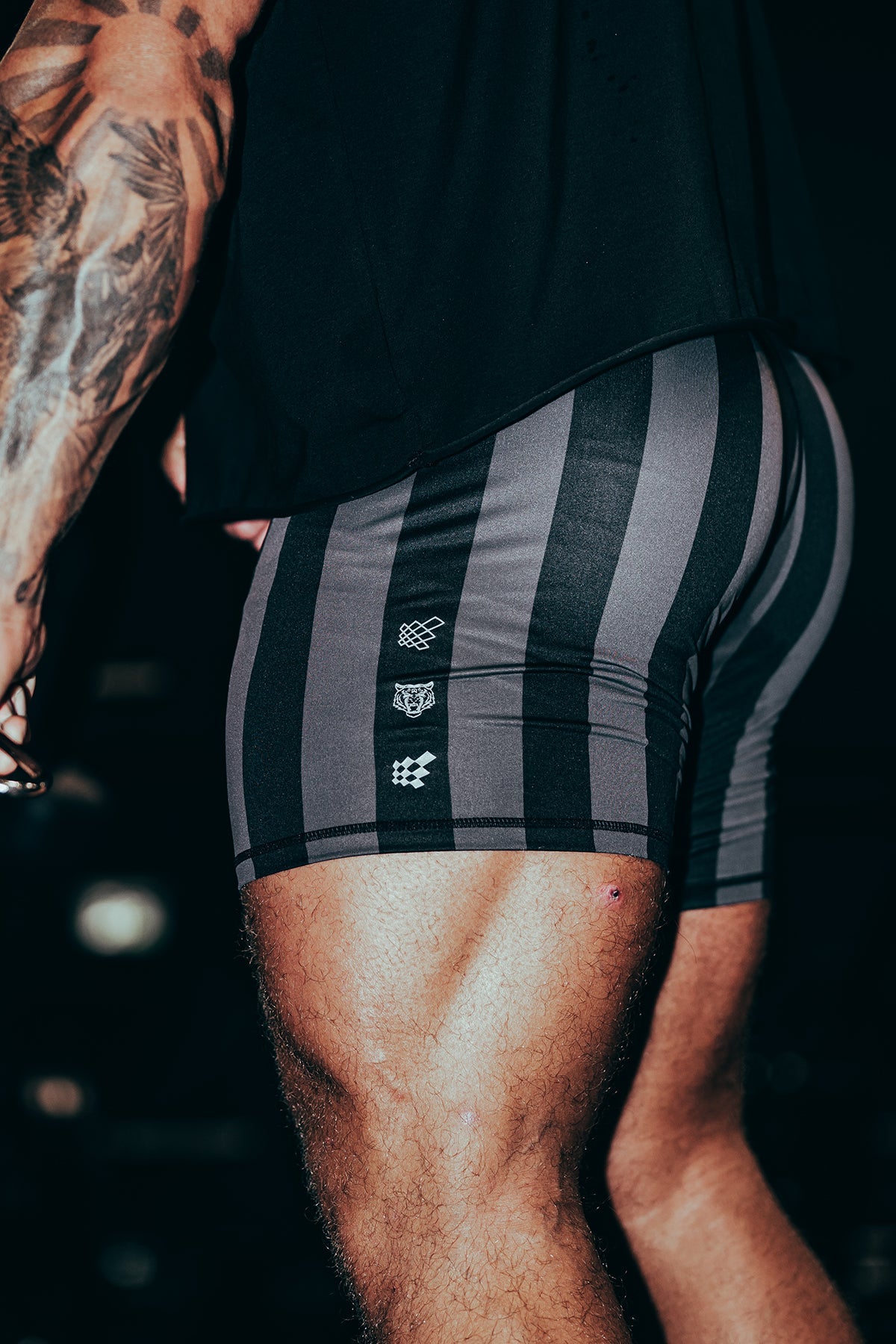 Shorts de culturismo retro Jed North - Negro y gris