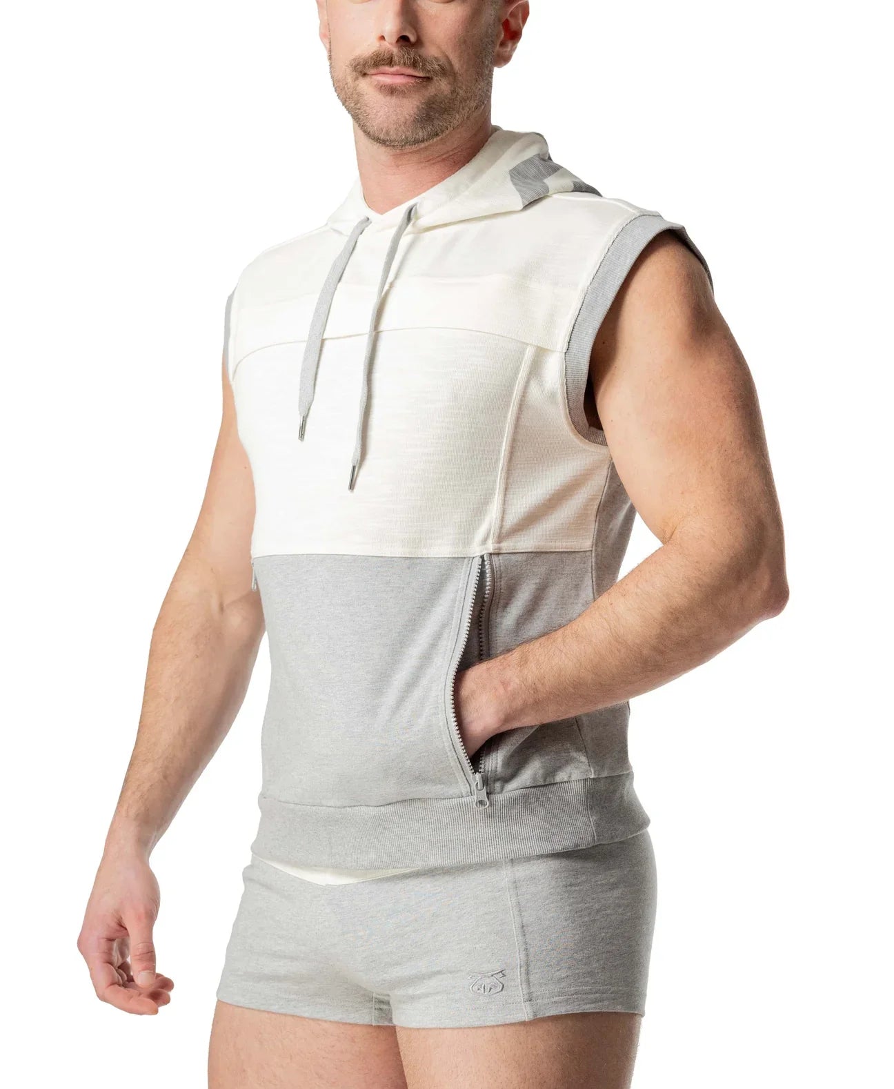 DOPPELÄRMELLOSER HOODIE