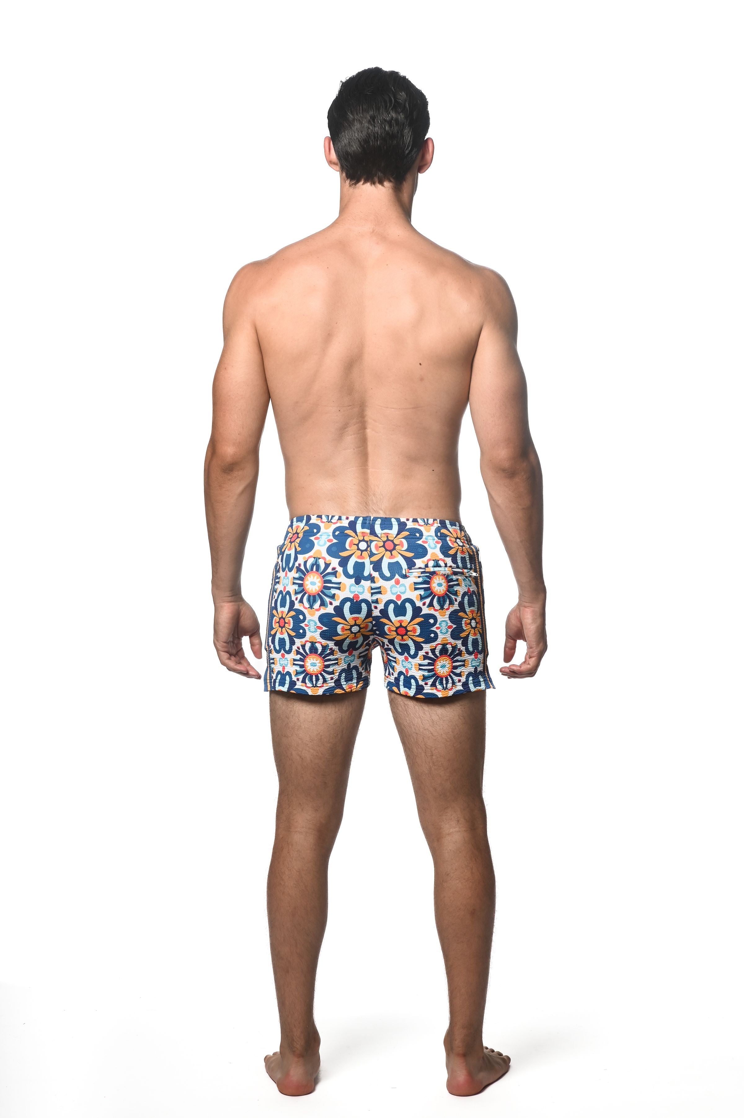 SEERSUCKER-BADESHORTS MIT NETZFUTTER