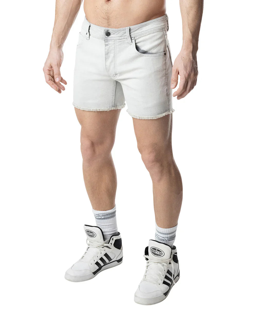Light-wash denim quad short with frayed hem and classic five-pocket design in bleached fabric