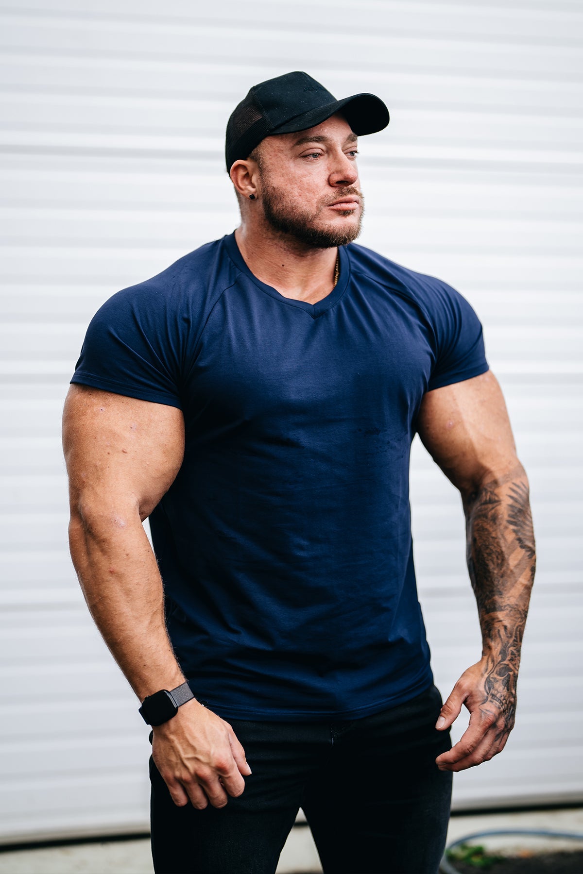 Camiseta entallada de cuello de pico Jed North - Azul marino