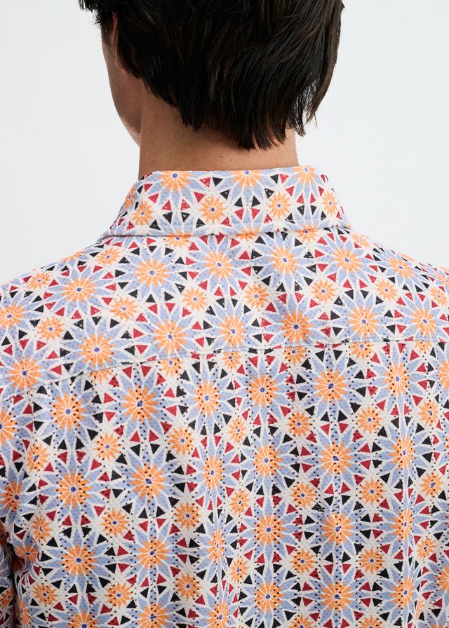ST33LE Men's Medallions Print Open Knit Shirt - Cayenne/Thistle