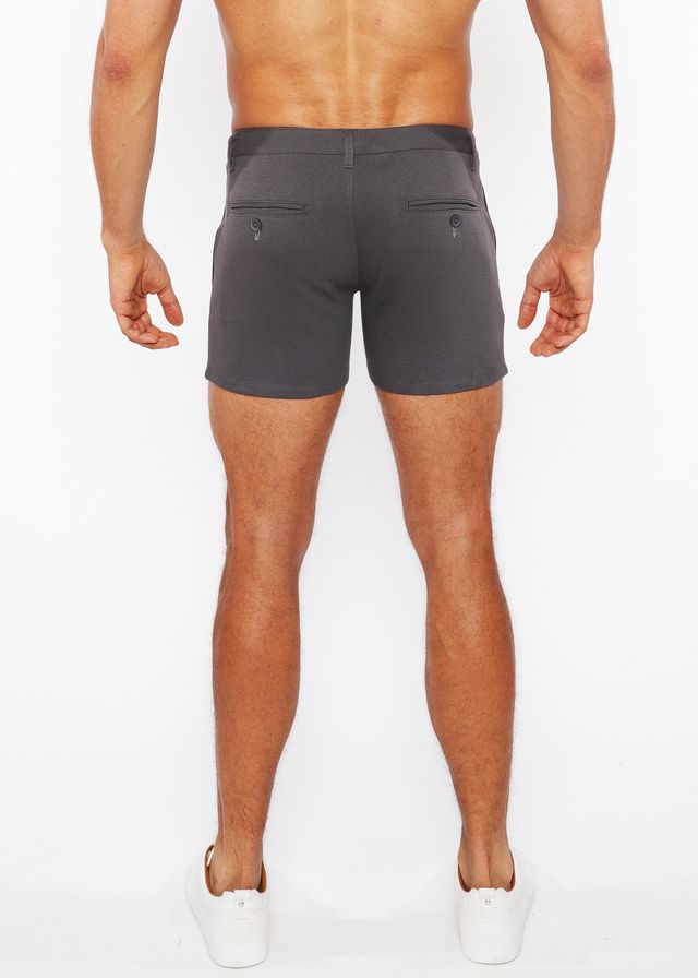 Kurze Hose in Leinenoptik mit strukturierter Oberfläche und Reißverschlusstaschen