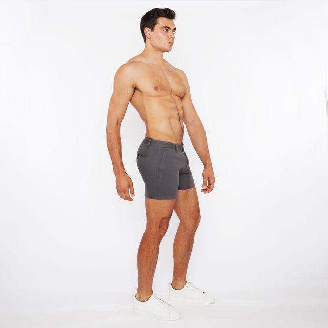 Kurze Hose in Leinenoptik mit strukturierter Oberfläche und Reißverschlusstaschen