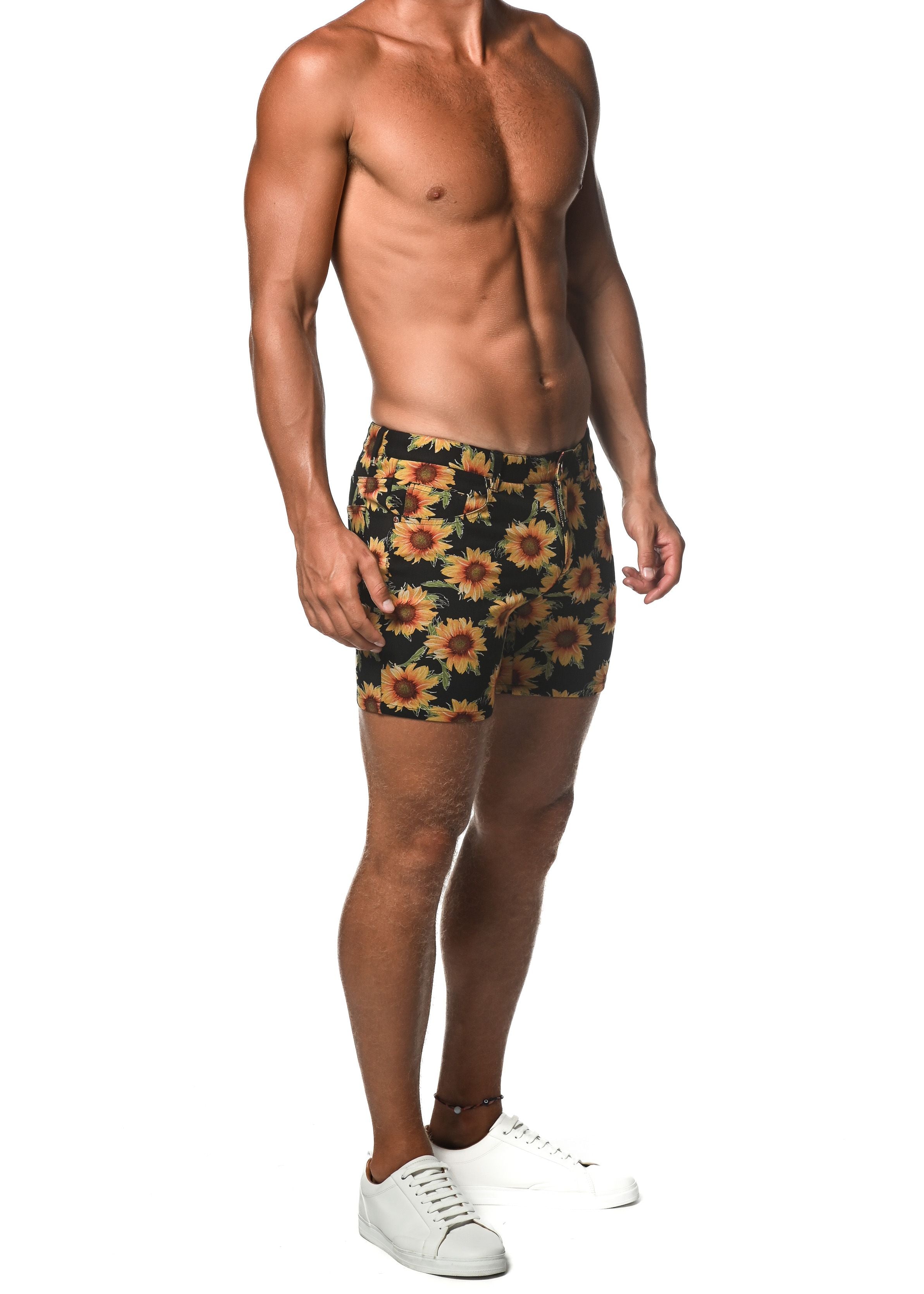 STRETCH-STRICKSHORTS IN LIMITIERTER AUFLAGE – SONNENBLUME