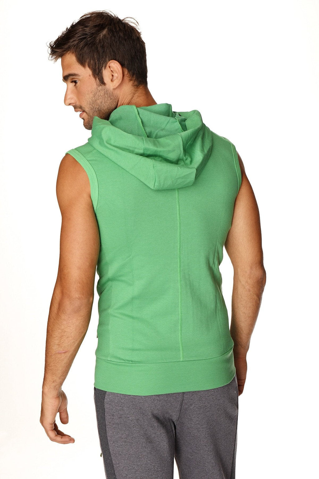 Green sleeveless yoga hoodie made of bamboo fabric with a hood and ribbed hem for comfortable workouts