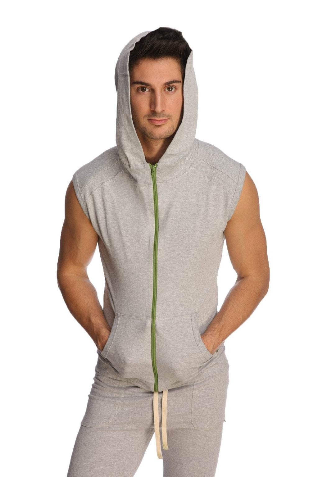 Sleeveless yoga hoodie in heather grey with a green zipper and front pockets made of soft fabric