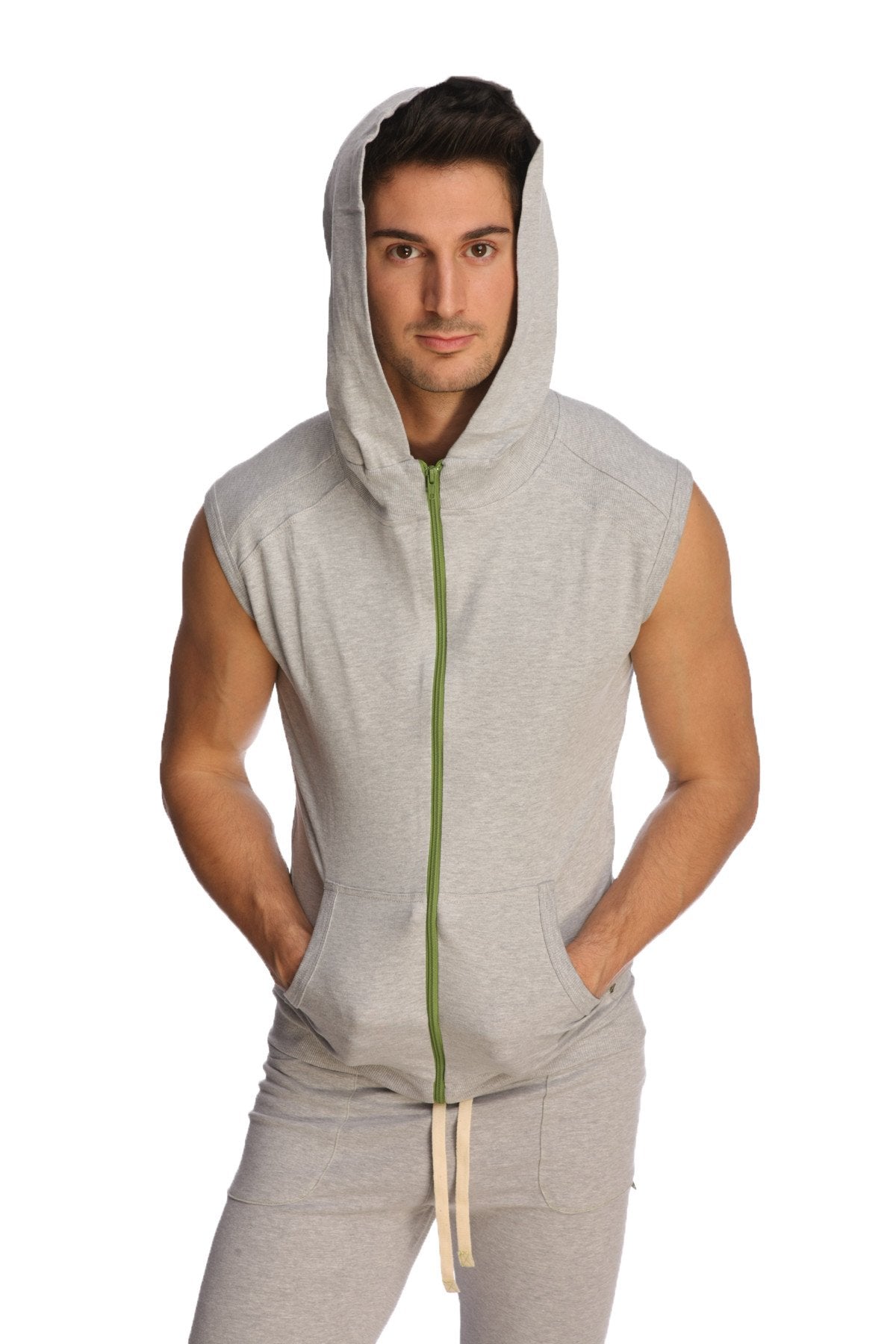 Sleeveless yoga hoodie in heather grey with a green zipper and front pockets made of soft fabric