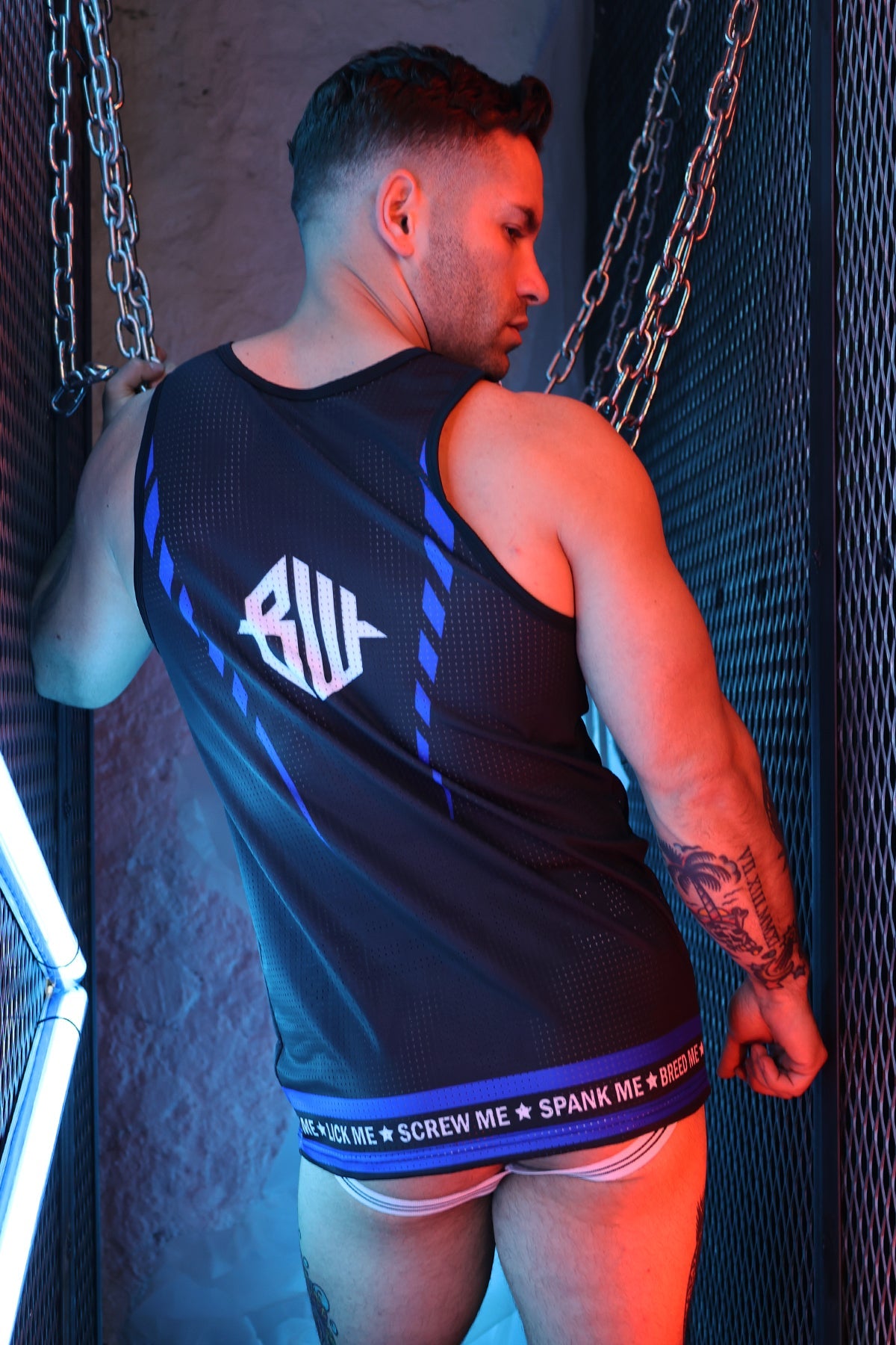 Snax Tank - DealByEthan.gay loves Breedwell