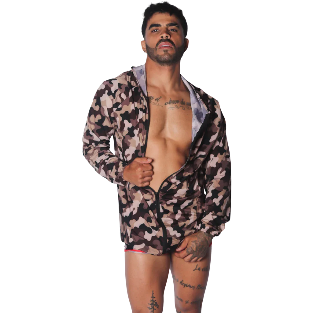Gigo Trend hooded zip-up jacket in brown camo print with a lightweight, technical fabric finish.