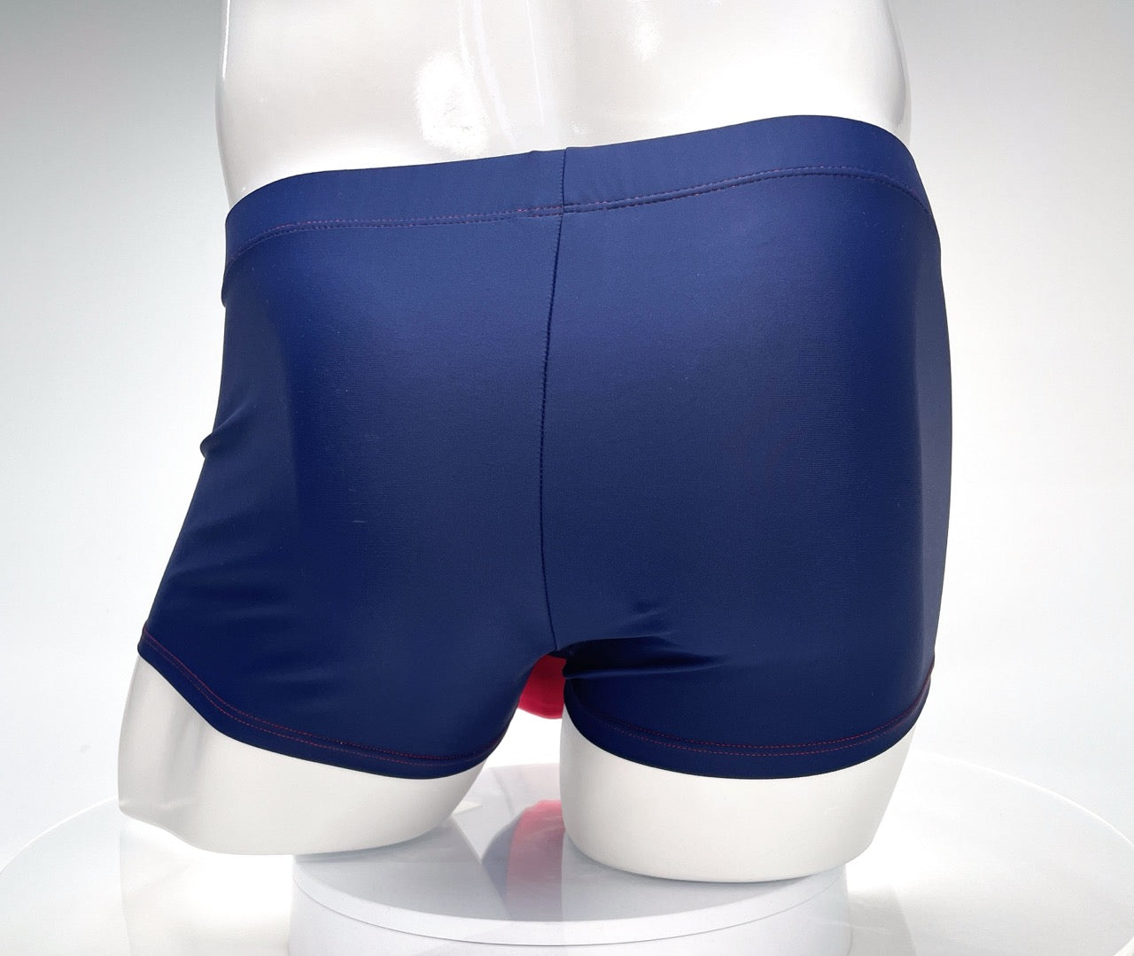 Traje de baño Monster Cock de WildmanT con corte cuadrado, azul marino y rojo