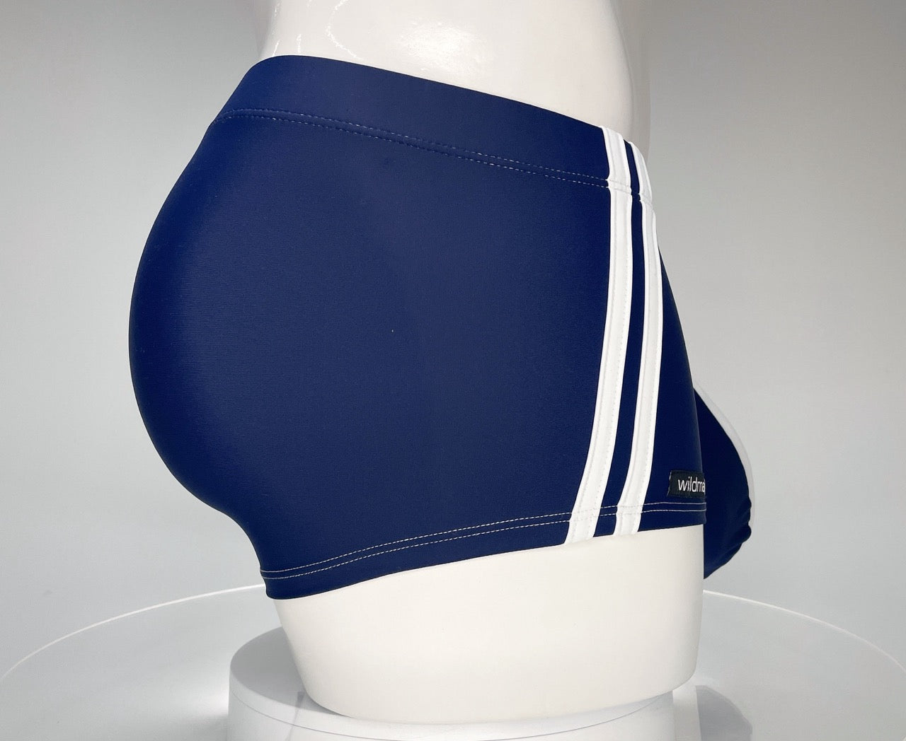 Traje de baño Monster Cock de WildmanT con corte cuadrado en azul marino y blanco