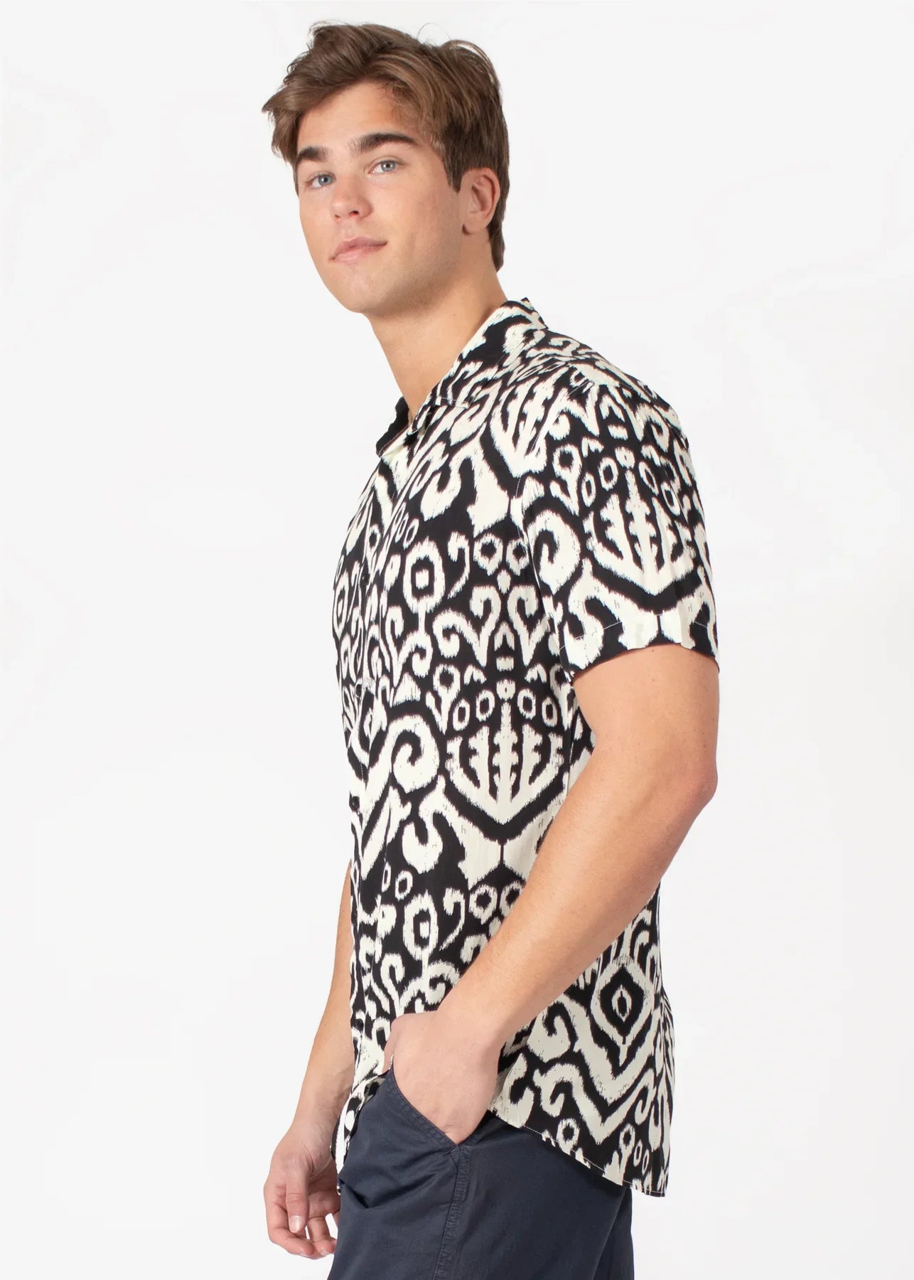 TRIBAL ABSTRACT KURZARMHEMD