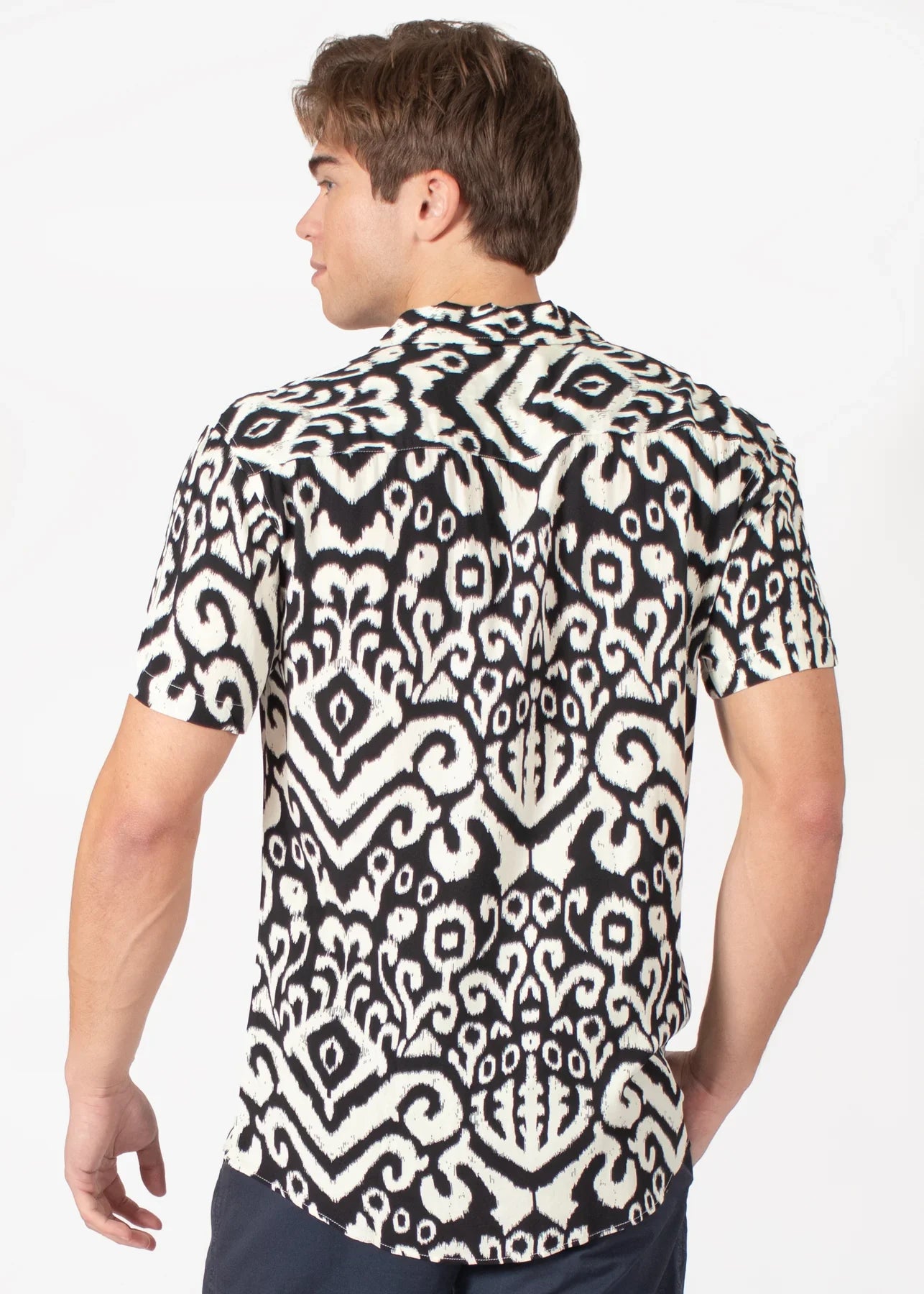 TRIBAL ABSTRACT KURZARMHEMD
